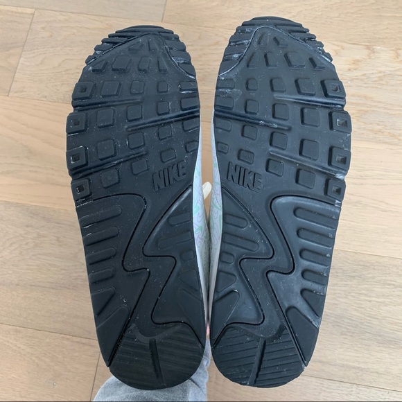 Women Nike Air Max 90 Valentines Day Size 7.5 - Picture 8 of 12